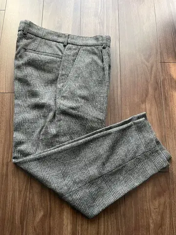 유나이티드 애로우즈 그레이 계열 체크 슬랙스 테이퍼드