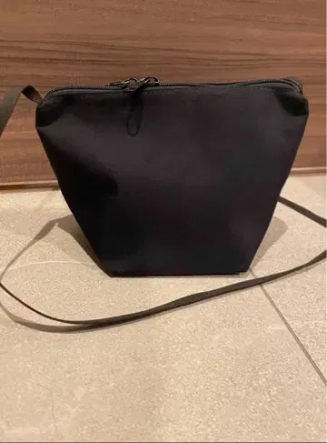 에르베샤 펠리에 숄더