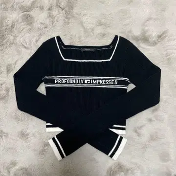 EMODA 스퀘어넥 크롭 니트