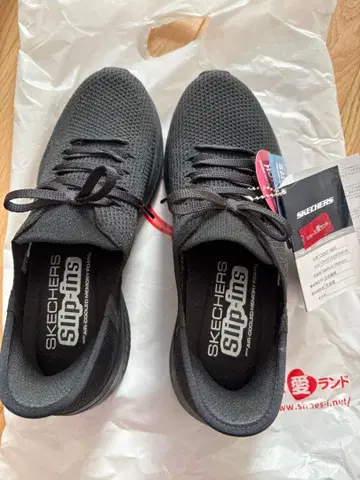 SKECHERS Slip-ins 블랙 스니커즈