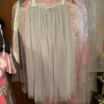 그레이 도트 무늬 튤 롱 스커트