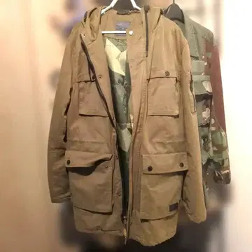 주말 가격 인하 ZARA MAN 카키 충전솜 밀리터리 자켓 M