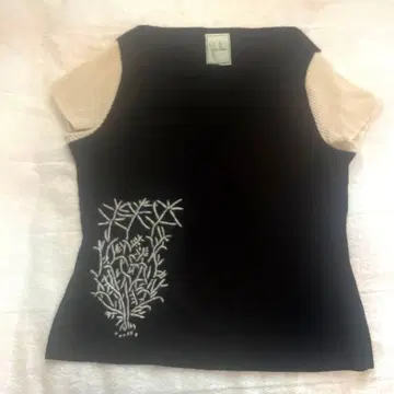 시빌라 밑단 자수 캐시미어 혼방 소매 절개 바이컬러 니트 모노톤 블랙 M