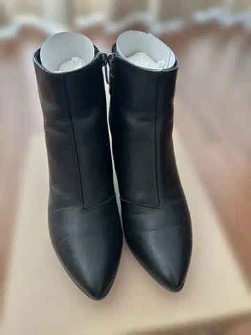 [미사용 새상품] HIMIKO 벨트 디자인 숏부츠 24.5cm