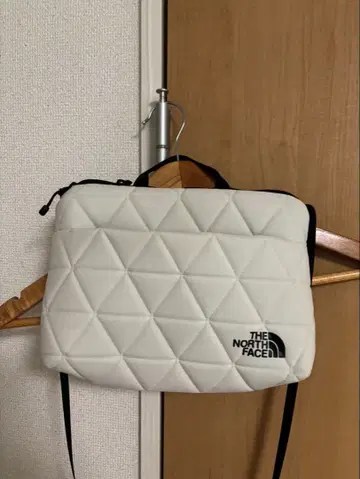 THE NORTH FACE 퀼팅 숄더백