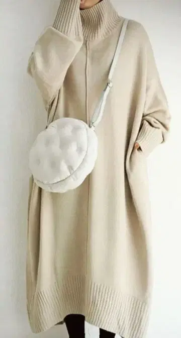 안티카 터틀 빅 니트 롱 원피스