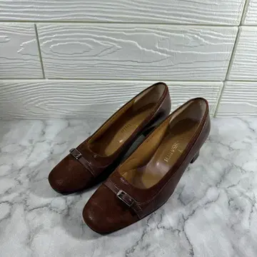 TRUSSARDI 브라운 스퀘어토 펌프스 메탈 버클 포함 23cm