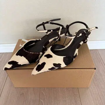 ZARA 소 무늬 슬링백 펌프스 37