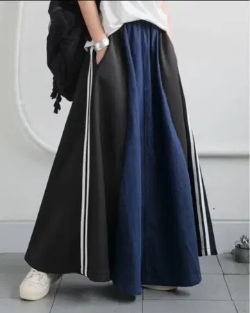 antiqua(안티카) 데님 절개 플레어 스커트