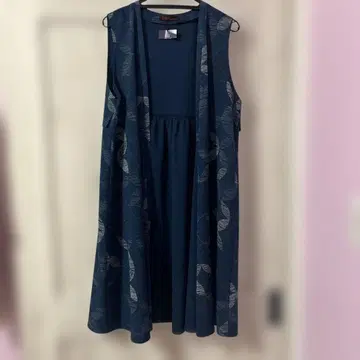 네이비 기하학 패턴 베스트