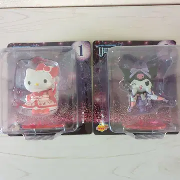 산리오 Happy 복권 HANABI2024 피규어 헬로키티와 쿠로미