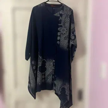 Hitoshi 네이비 꽃무늬 튜닉 오부 소매