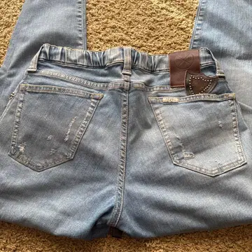 데미지 가공 라이트 블루 데님