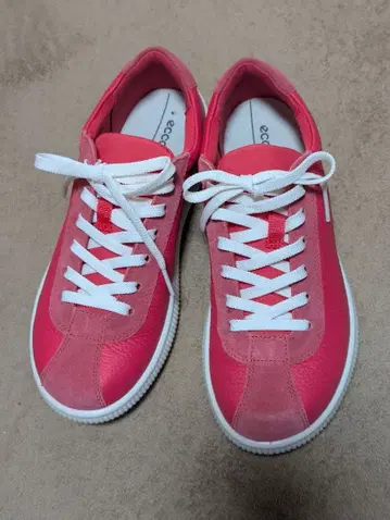 ecco 천연 가죽 핑크 스니커즈