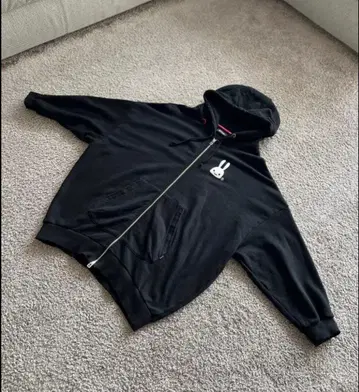 큔 CUNE 한정판 후드티 블랙