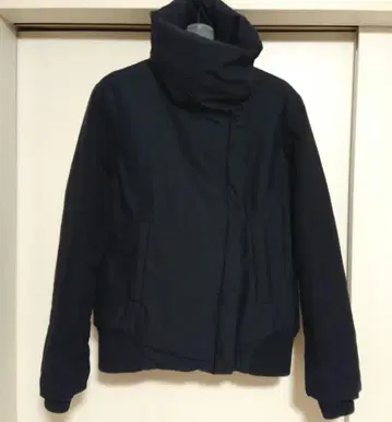 theory 네이비 다운 자켓