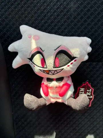 익명 허즈빈 호텔에 오신 것을 환영합니다 앉은 봉제 인형 라운드 원 엔젤