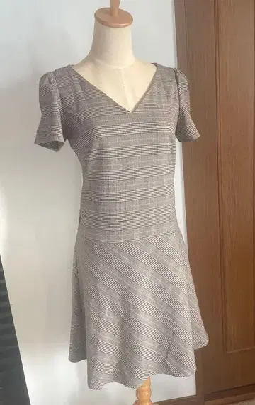 호코모모라 v넥 글렌체크 원피스 튜닉 브라운 M40