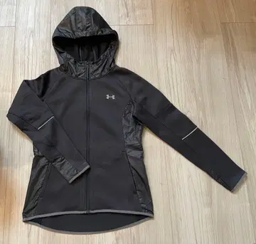 [컨디션 최상] 언더아머 여성용 후드티 블랙 아우터