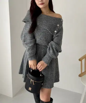 NICE CLAUP 그레이 니트 원피스