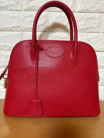 귀여운 빨간색 핸드백