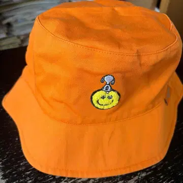 버킷햇 스누피 오렌지 화이트 유니버셜