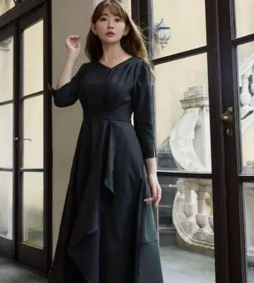 새상품급 Herlipto Grand Twill Ruffled Dress