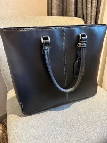 블랙 가죽 토트백