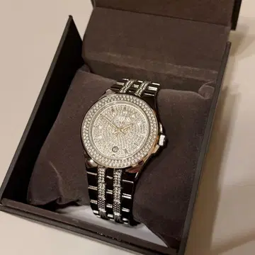 BULOVA 브로바 96B235 실버 스와로브스키 크리스탈 손목시계