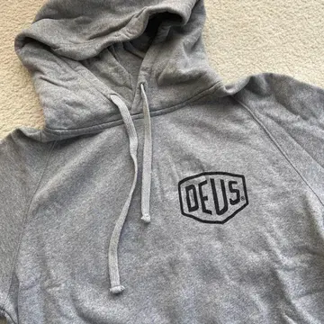 DEUS 그레이 후드 부착 후드티 데우스 엑스 마키나