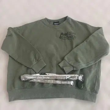 Travis Japan 2024 투어 맨투맨 트레이닝복 은색 테이프 포함