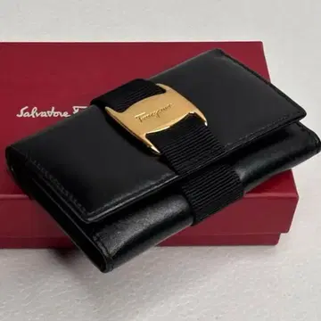 SalvatoreFerragamo 살바토레 페라가모 바라 키케이스