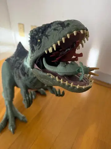 쥬라기 월드 슈퍼 빅! 기가노토사우루스 마텔