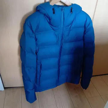 새상품급!! UNIQLO 심리스 다운 자켓 파랑