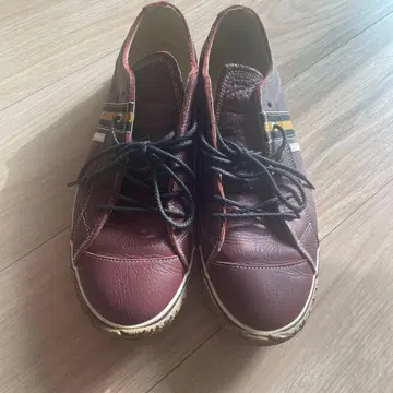 SPINGLE MOVE 가죽 스니커즈 사이즈 26.5cm