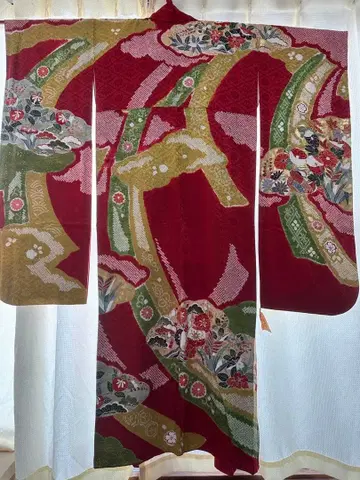 빨간색 꽃무늬 후리소데 신장 153cm 착용 중고 현 상태 그대로 판매