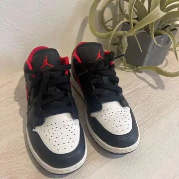 Jordan 스니커즈 블랙/화이트/레드