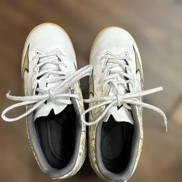 미즈노 축구화 화이트/골드 20cm