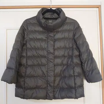 유니클로 울트라 라이트 다운 자켓 L 사이즈 카키 새상품급