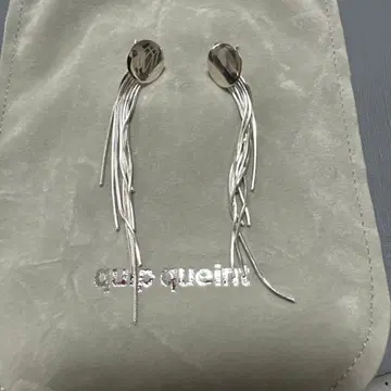 페이크 크루즈의 실버 925 흔들리는 체인이 귀여운 귀걸이