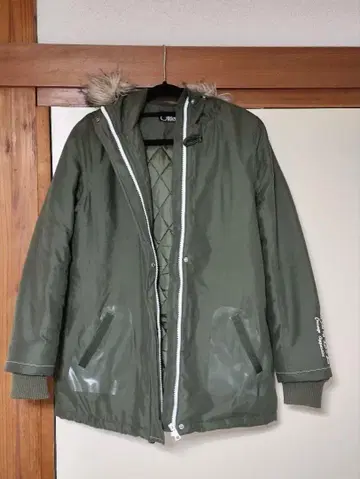 BSX 올리브 그린 후드 부착 다운 자켓