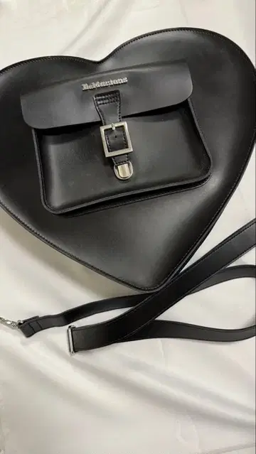 닥터마틴 라지 하트 백팩