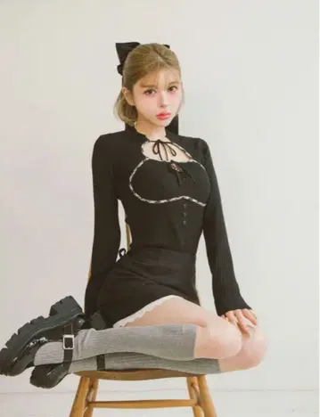 프론트 오픈 리브 니트탑 Darich