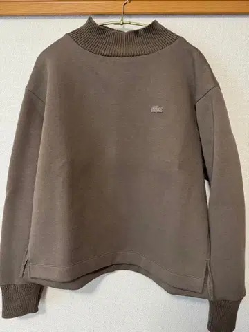 Lacoste 하이넥 트레이닝복 브라운