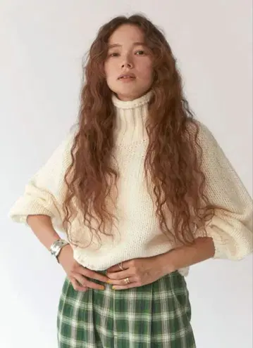 Ungrid 로우 게이지 하이넥 숏 니트