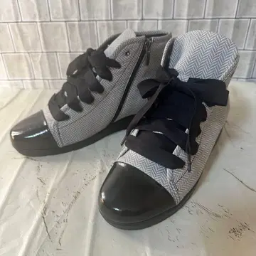 BeauFort 뷰포트 하이컷 워킹 스니커즈