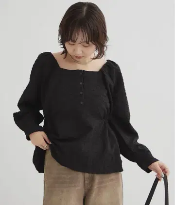 mystic 엠보싱 퍼프 긴팔 블라우스 블랙 사이즈 F