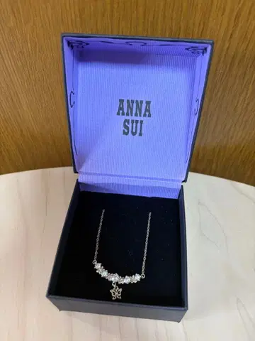[ 할인 중 ] ANNA SUI 나비 모티브 목걸이