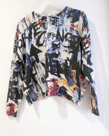 찰리 그래픽 프린트 긴팔 니트 상의 L 사이즈