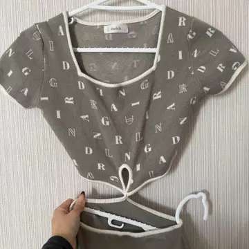 Darich 알파벳 프린트 반팔 원피스